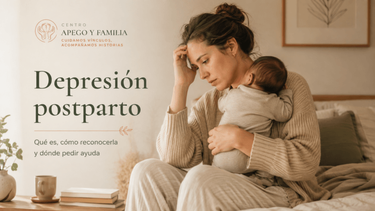 Madre con bebé y posibles síntomas de depresión postparto